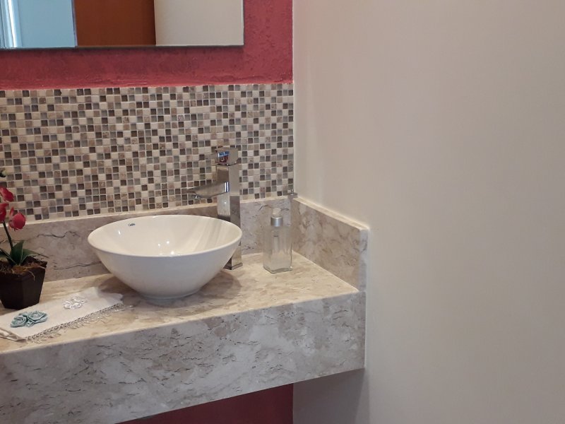 Casa à venda Jardim Guaiuba com 300m² e 3 quartos por R$ 1.120.000 - 1765916814-lavabo-escritorio.jpg