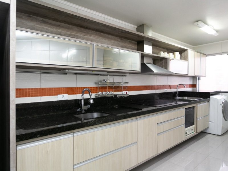 imóvel com 78m² - Mercês - Curitiba