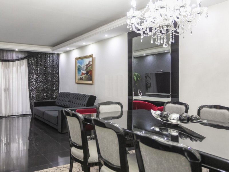imóvel com 78m² - Mercês - Curitiba