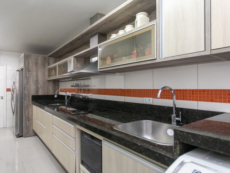 imóvel com 78m² - Mercês - Curitiba