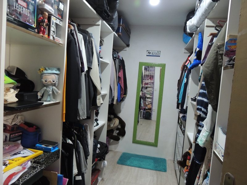 Casa de condomínio à venda Vargem Pequena com 160m² e 4 quartos por R$ 570.000 - 1290376166-closet-master.JPG