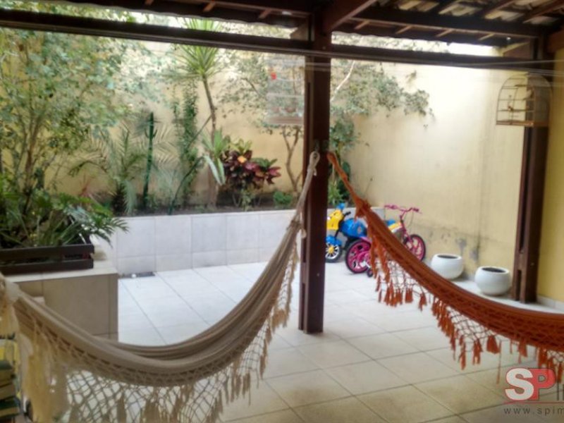 Casa à venda Parque Peruche com 125m² e 3 quartos por R$ 500.000 - 916752759-g-20200608094804-quintal.jpg