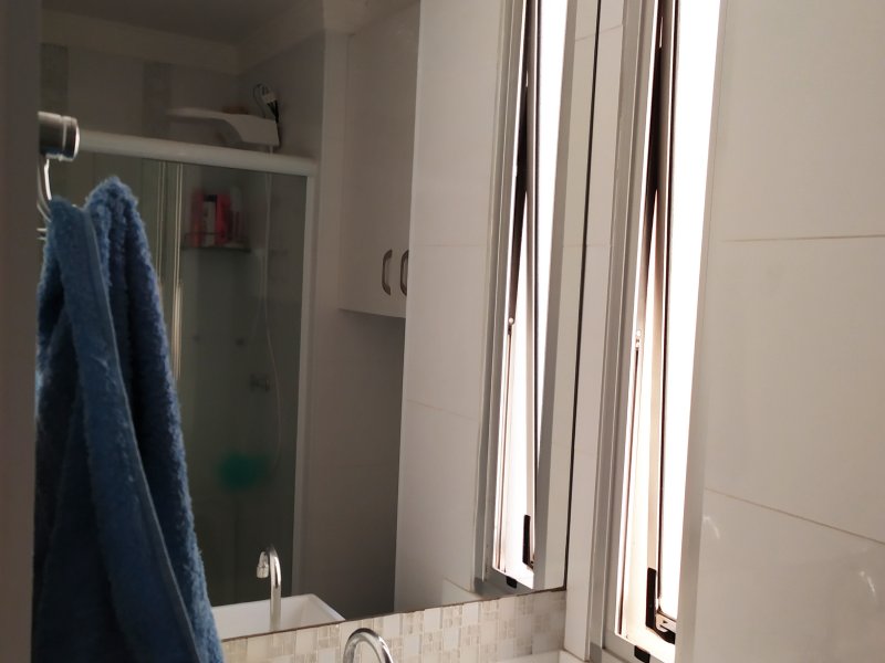 Apartamento à venda Jardim Dom Vieira com 58m² e 3 quartos por R$ 300.000 - 1156911751-banheiro-com-armario-e-bancada-4.jpg