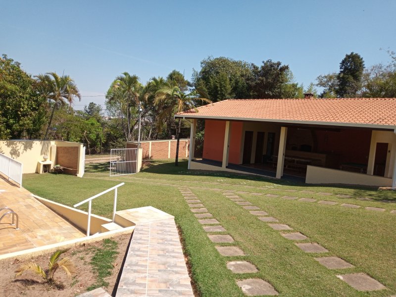 Chácara à venda Seranila com 1200m² e 2 quartos por R$ 800.000 - 1225586532-churrasqueira-pergolado.jpg