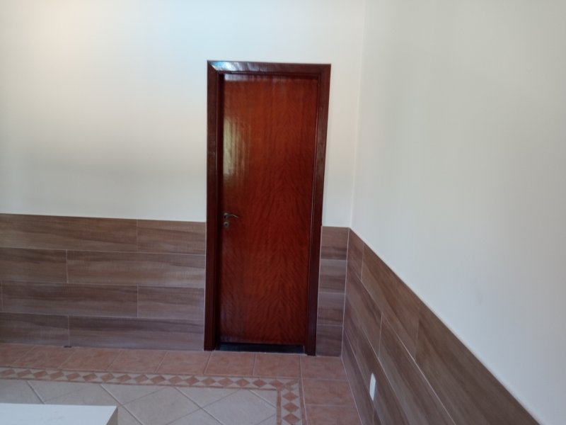 Chácara à venda Seranila com 1200m² e 2 quartos por R$ 800.000 - 470419281-porta-banh-quarto.jpg