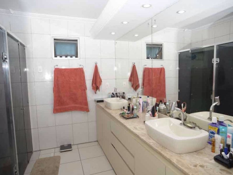 Apartamento à venda Centro com 300m² e 4 quartos por R$ 299.000 - 1684431700-61209510-2c05-4979-b6a0-e99a9818d495.jpeg