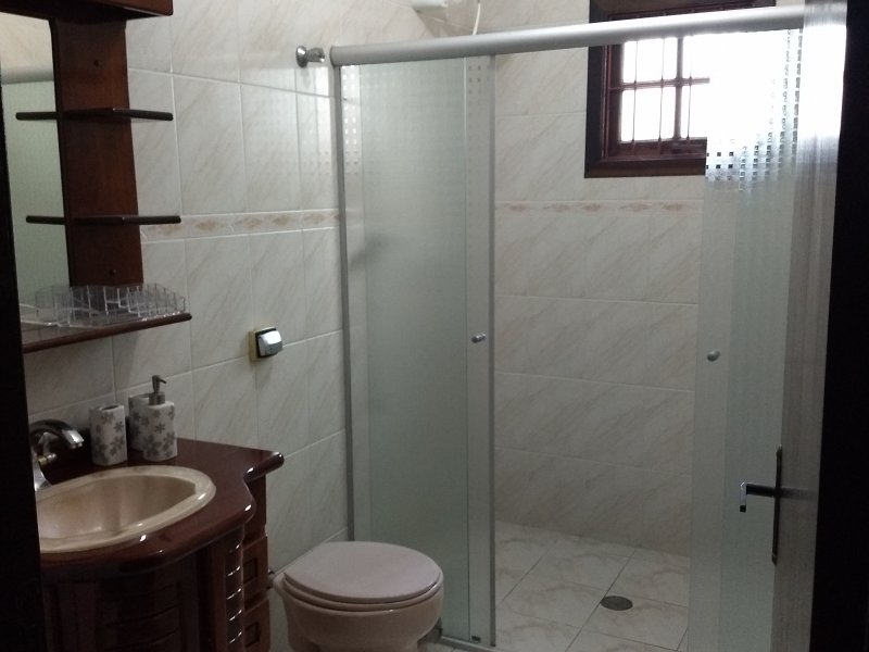 Casa à venda Jardim Vila Galvão com 240m² e 3 quartos por R$ 650.000 - 1533109700-banheiro-da-suite.jpg