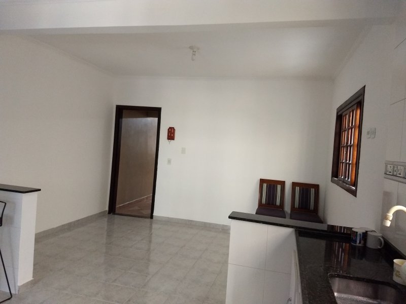 Casa à venda Jardim Vila Galvão com 240m² e 3 quartos por R$ 650.000 - 1680921888-copa.jpg