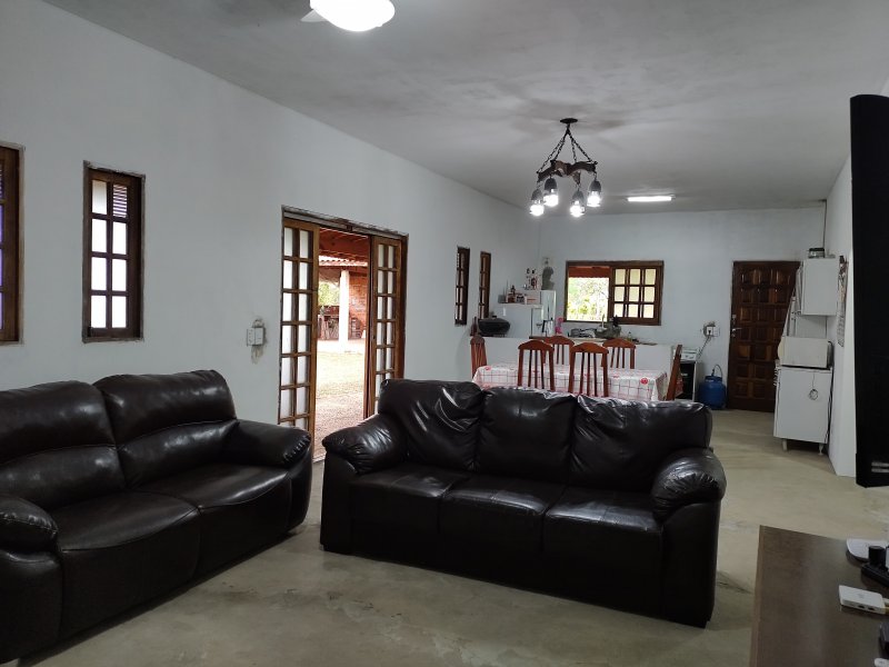 Apartamento à venda Bofete com 2574m² e 3 quartos por R$ 580.000 - 225070420-img-20201009-103129662-hdr.jpg
