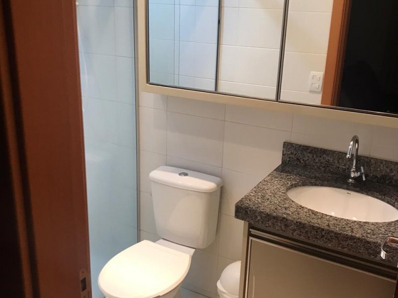 Apartamento à venda Vale dos Tucanos com 76m² e 3 quartos por R$ 355.000 - 421742245-wc-suite1.jpeg