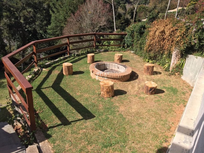 Casa à venda Alto do Capivari com 410m² e 6 quartos por R$ 950.000 - 1830080701-lareira-de-chao.jpeg