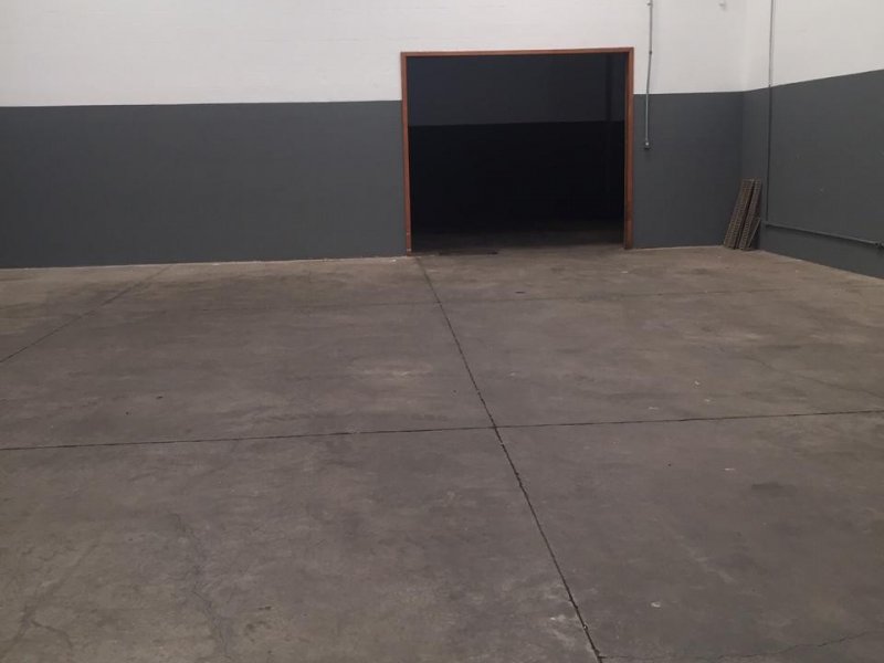 Comercial para alugar Jardim Santo Antônio com 350m² e  quartos por R$ 5.000 - 1196474399-whatsapp-image-2020-10-14-at-10.jpeg