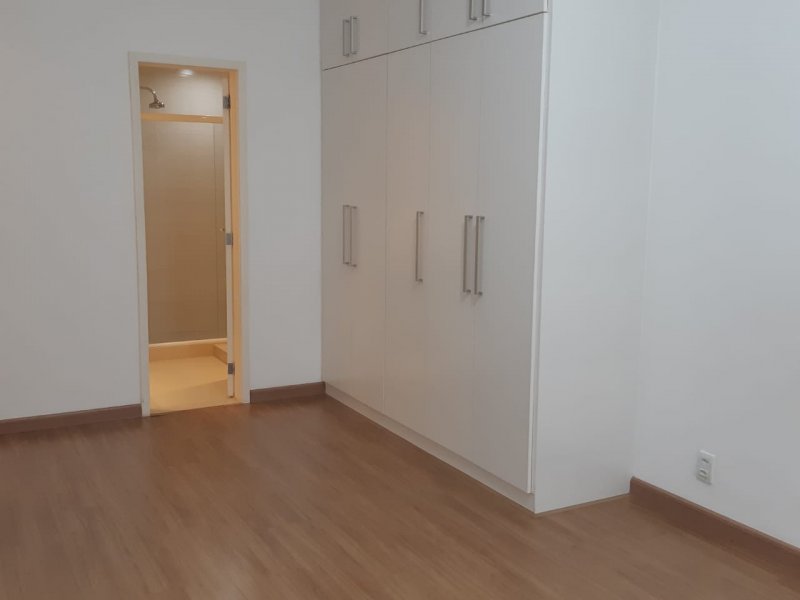 Apartamento à venda Tijuca com 166m² e 3 quartos por R$ 950.000 - 34722716-armario-suite.jpg