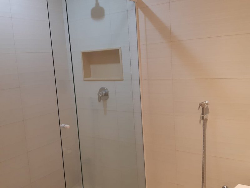 Apartamento à venda Tijuca com 166m² e 3 quartos por R$ 950.000 - 429849209-box-suite-com-2-chuveiros.jpg