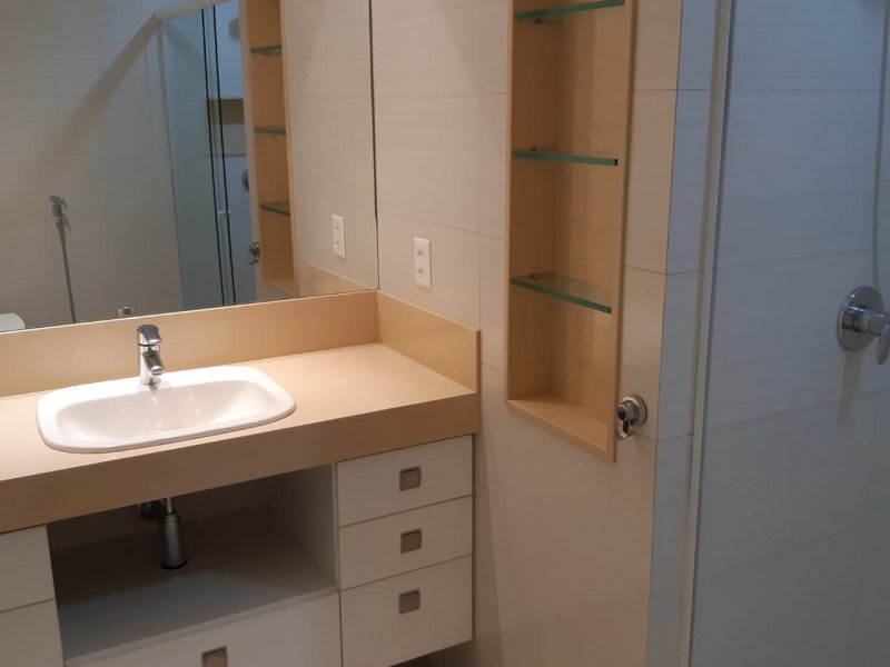 Apartamento à venda Tijuca com 166m² e 3 quartos por R$ 950.000 - 61302136-banheiro-suite-a.jpg