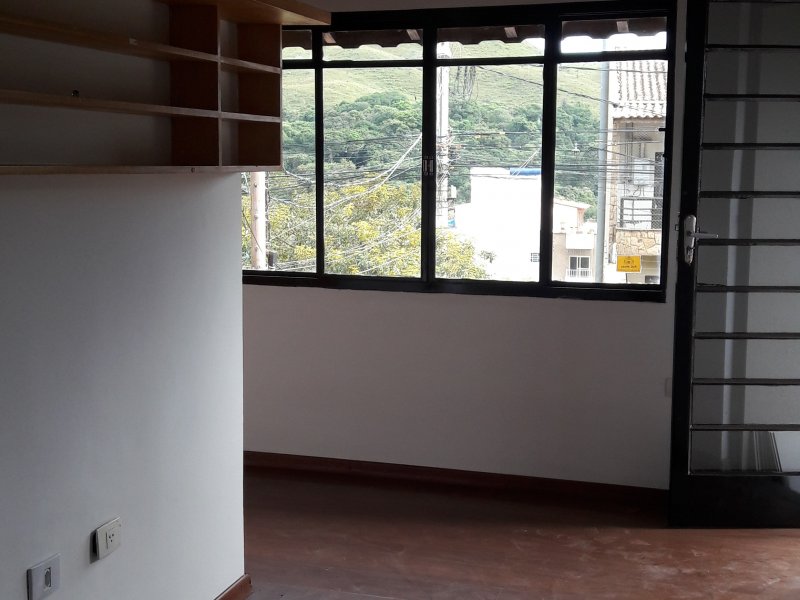 Casa à venda Jardim Vitória com 230m² e 3 quartos por R$ 590.000 - 2045353649-20200319-085557.jpg