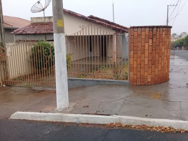 Casa à venda Jardim de Paula com 230m² e 3 quartos por R$ 330.000 - 1496337017-20201015-085831.jpg