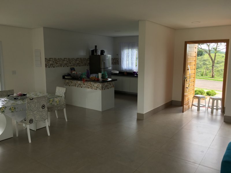 Casa de condomínio à venda Ouro fino com 245m² e 3 quartos por R$ 1.200.000 - 1704008056-715ec904-3cdc-4fb0-aa7a-6b7e8a7ad1cc.jpeg