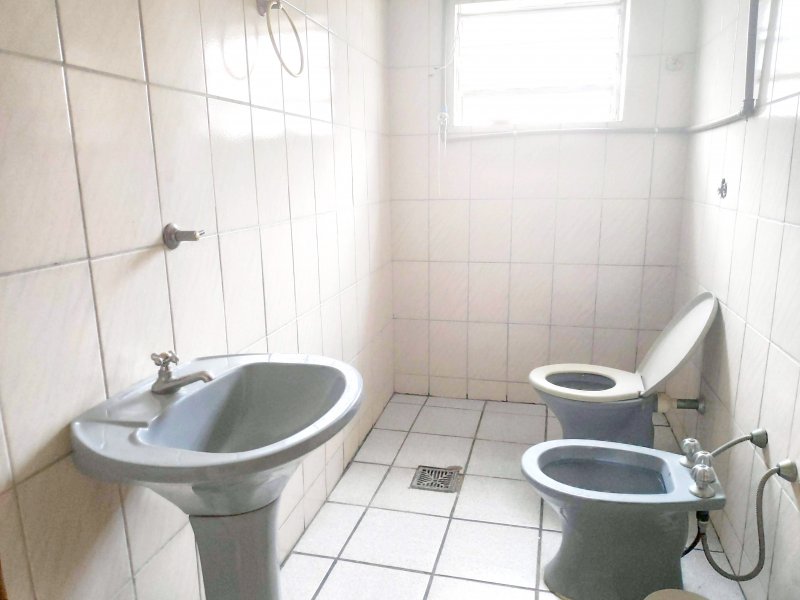 Comercial à venda Vila Guilhermina com 615m² e  quartos por R$ 900.000 - 1242124230-06-banheiro2.jpg