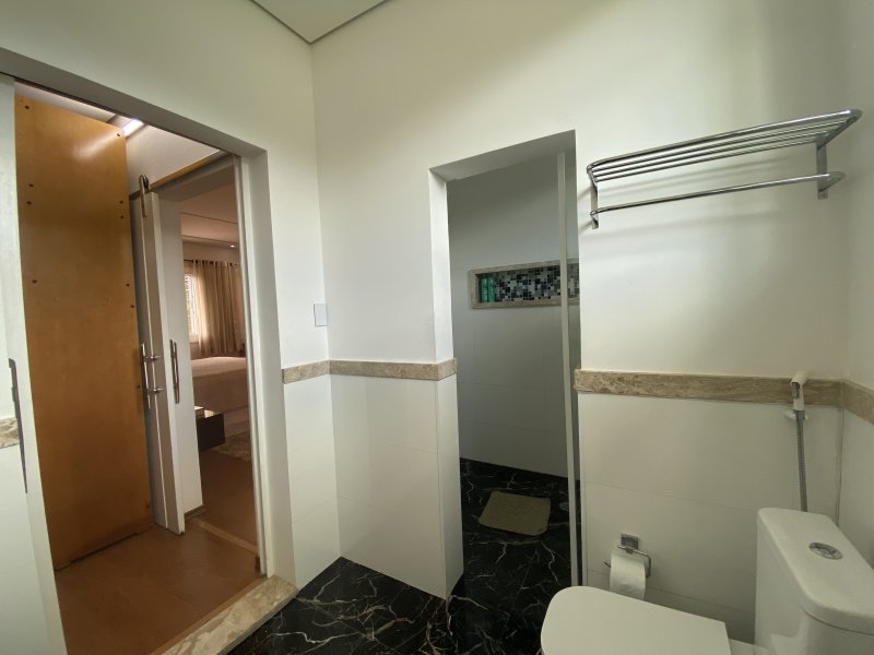 Apartamento à venda Aruã com 455m² e 4 quartos por R$ 2.200.000 - 1754193403-32-banheiro-suitemaster4.JPG