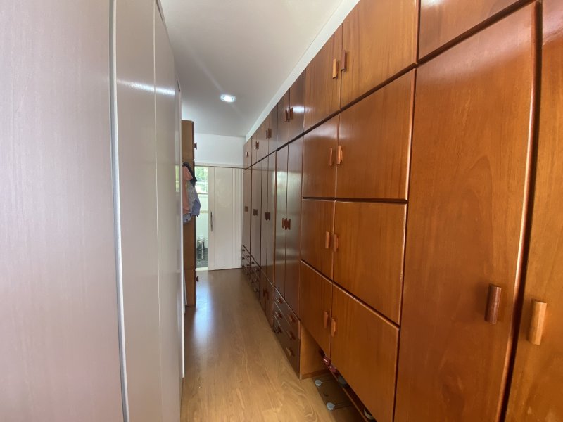 Apartamento à venda Aruã com 455m² e 4 quartos por R$ 2.200.000 - 1923535535-28-closet-suitemaster3.JPG