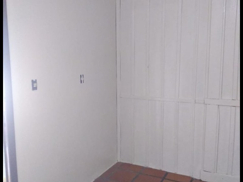 imóvel com 360m² - Roçado - São José
