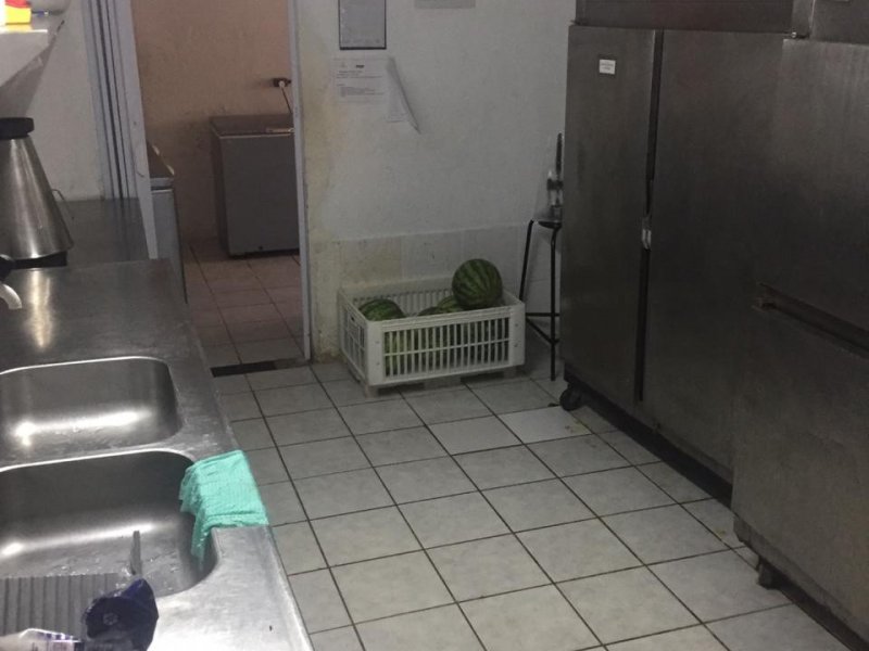 Casa à venda Candeias com 180m² e 3 quartos por R$ 600.000 - 89484815-cbab9e01-0b6a-443d-8282-ca7248da780a.jpeg