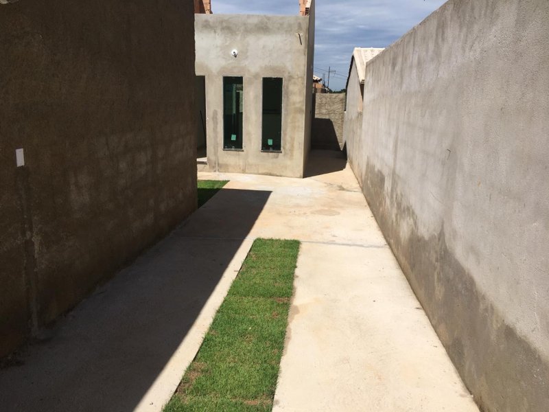 Casa à venda Replendor  com 180m² e 3 quartos por R$ 190.000 - 1037784828-c11e1f02-c766-4953-80e1-b720f04df038.jpg