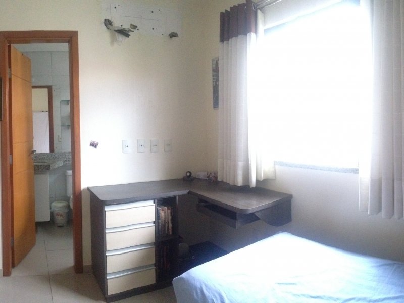 Casa de condomínio à venda Planalto com 156m² e 4 quartos por R$ 720.000 - 564373388-img-7434-quarto2.JPG
