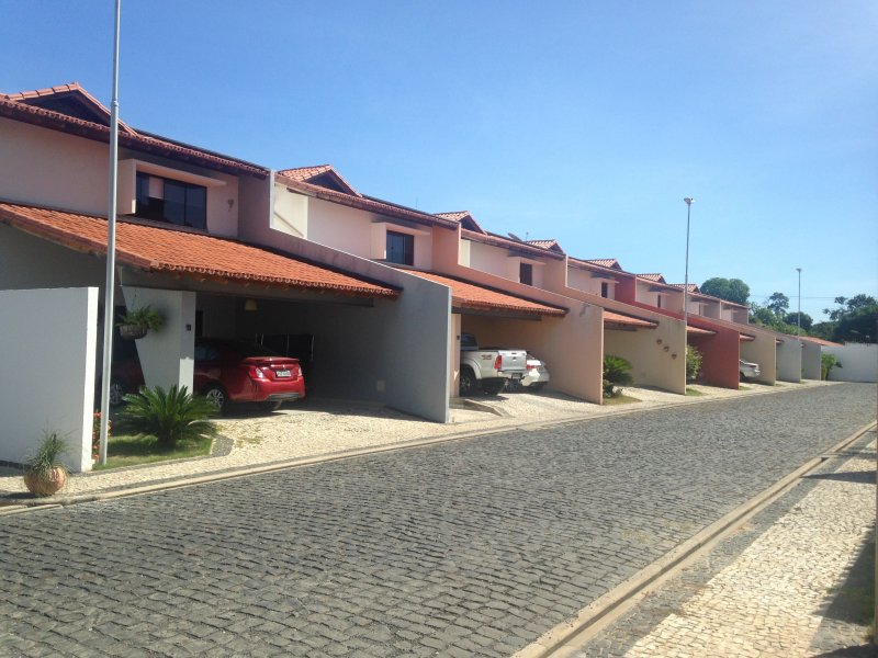 Casa de condomínio à venda Planalto com 156m² e 4 quartos por R$ 720.000 - 895132542-rua-das-casas.JPG