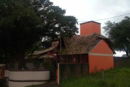 Casa à venda Centro com 105m² - 3 dormitórios -  vagas - R$ 420.000 - 61502628-casa-vista-externa-rua.jpg