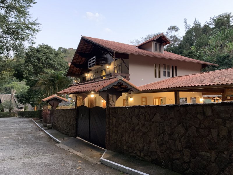 Casa de condomínio à venda Itaipava com 1m² e 5 quartos por R$ 1.900.000 - 1097386241-2ed09a11-c930-4f7c-bb1f-1d2b9bc17e39.jpeg