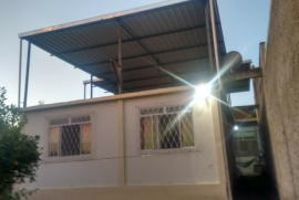 Casa à venda Trevo com 200m² - 3 dormitórios -  vagas - R$ 800.000 - 1878379879-frente-janelas.png
