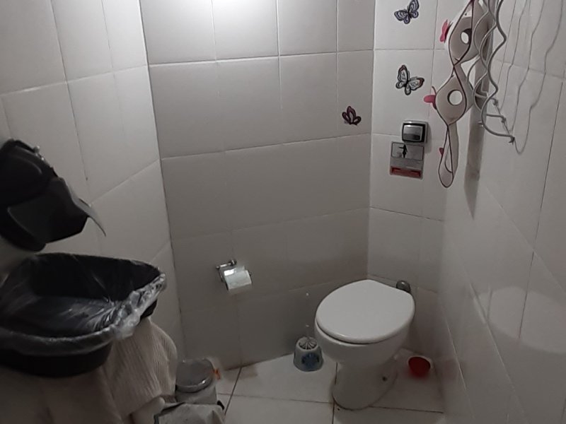 Comercial à venda Vila Sao Paulo com 190m² e 1 quarto por R$ 550.000 - 468044014-banho-salao-01.jpg