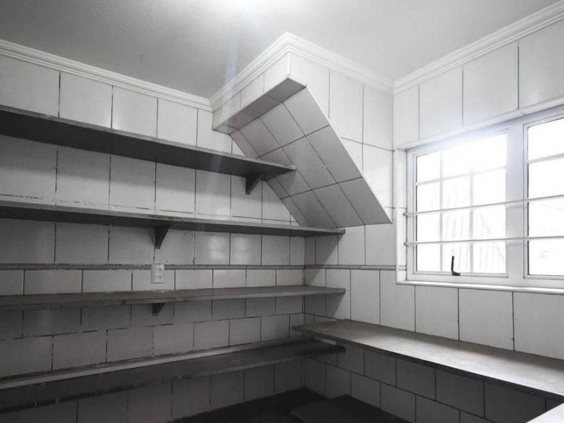 Casa à venda Super Quadra Morumbi com 280m² e 4 quartos por R$ 850.000 - 622455966-despensa.jpg