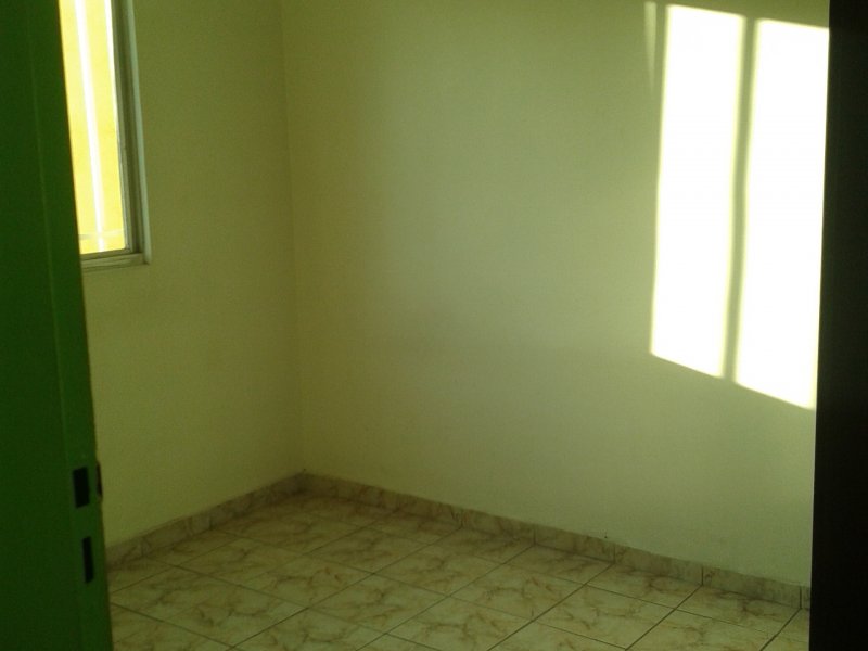 Apartamento à venda Alvorada com 45m² e 2 quartos por R$ 135.000 - 398331591-quarto-2-com-guarda-roupa-nao-e-embutido.jpg