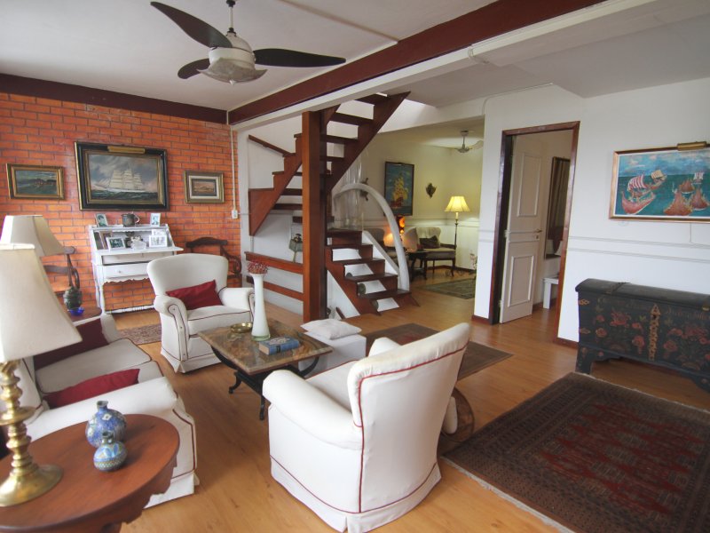 Casa de condomínio à venda Braga com 262m² e 3 quartos por R$ 890.000 - 103516116-casa-venda-cabo-frio-frente-ao-mar-triplex-arraial-do-cabo.JPG