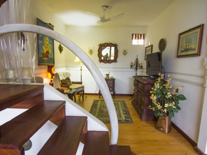Casa de condomínio à venda Braga com 262m² e 3 quartos por R$ 890.000 - 1824166892-casaavendacabofrio1.jpg