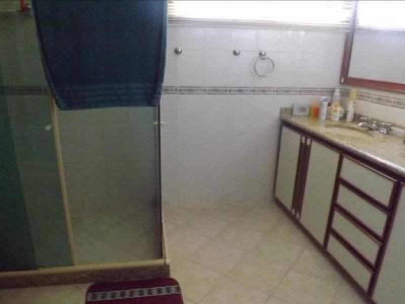 Casa de condomínio à venda Engenho do Mato com 360m² e 5 quartos por R$ 1.580.000 - 2130511759-casa-uba-floresta-7.JPG