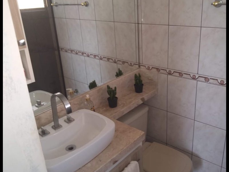 Apartamento à venda Bandeiras com 57m² e 2 quartos por R$ 230.000 - 1639458674-foto-banheiro8.jpg