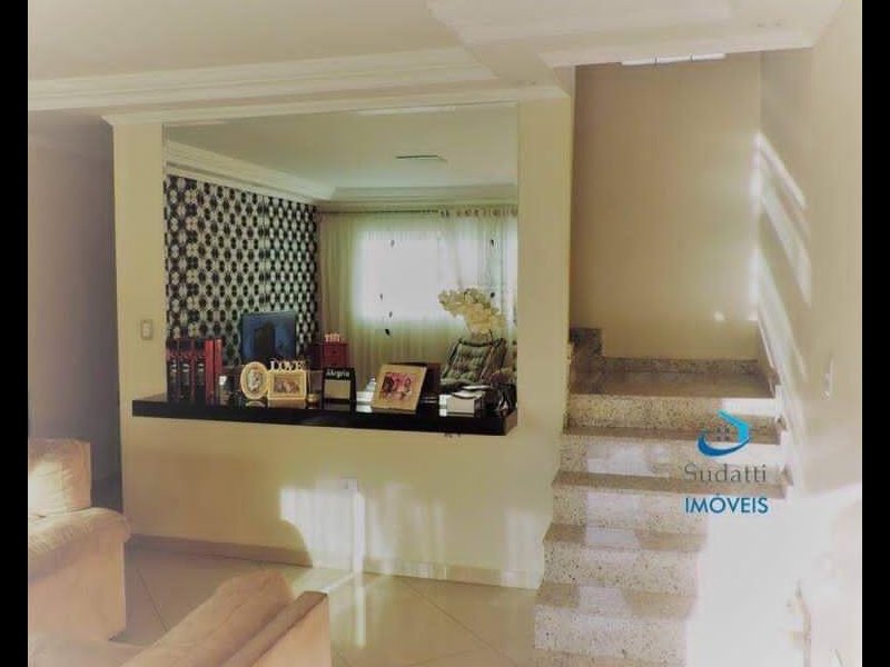 imóvel com 230m² - Jardim Itapeva - Mauá