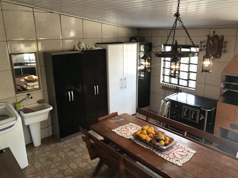 Casa à venda Maringá com 220m² e 4 quartos por R$ 350 - 1952464355-8c535bda-49c2-439e-925a-935e2f3999c5.jpeg