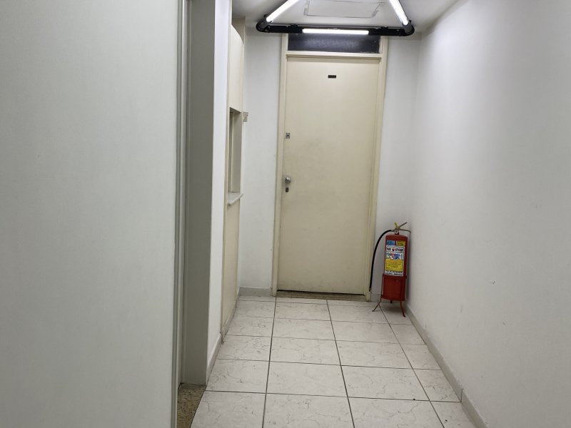 Comercial à venda Centro com 65m² e 1 quarto por R$ 300.000 - 1219387412-910fec83-229c-4d8e-8ac9-bfcad8c4eb18.jpeg