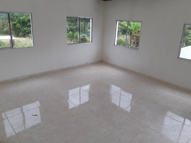 Sítio à venda Sertaozinho com 4200m² e 2 quartos por R$ 390.000 - 1481380303-sala-festa.jpg