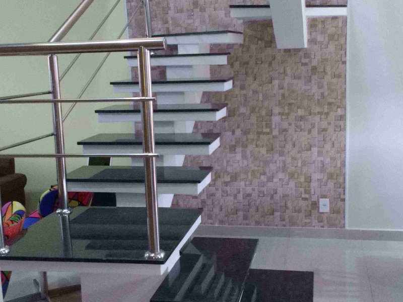 Casa de condomínio à venda Residencial Real Park Sumaré com 178m² e 3 quartos por R$ 670.000 - 1569636091-5-escada.jpg