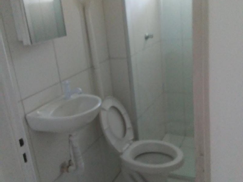 Apartamento à venda Cidade Industrial de Curitiba com 42m² e 2 quartos por R$ 116.000 - 828249850-banheiro.jpg