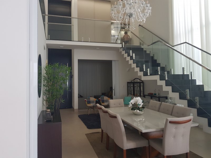 imóvel com 360m² - Jardim Botânico - Uberlândia