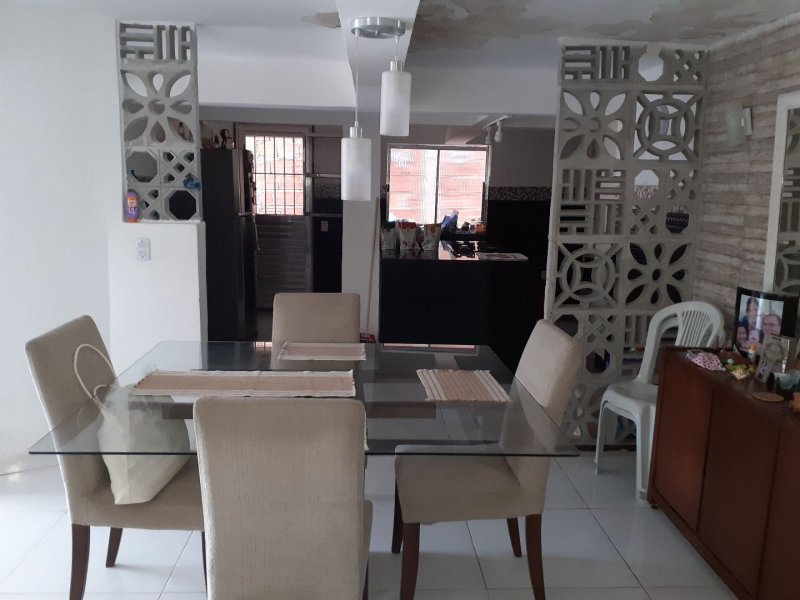 Casa à venda Centro com 1600m² e 3 quartos por R$ 550.000 - 566882007-f7dbb597-a186-4fd8-aebe-4f8161bd2b40.jpg