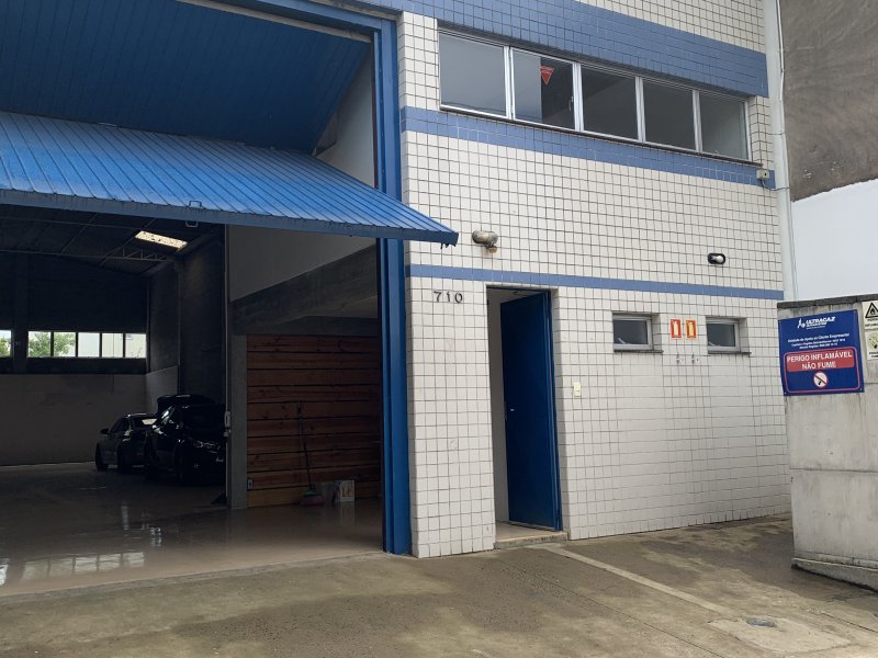 Comercial à venda São Geraldo com 252m² e  quartos por R$ 900.000 - 1956973885-3070415a-04f9-4527-a649-0221cf058061.jpeg