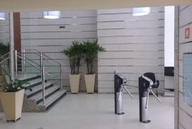 Comercial à venda Centro com 44m² -  dormitórios -  vagas - R$ 254.000 - 984979238-catraca.jpg